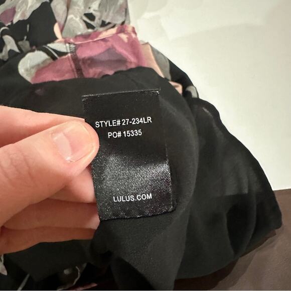 Lulus What’s Bloomin Bell Sleeve Black, Pink & Gray Floral‎ Romper Size S - Picture 11 of 13